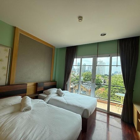 Greenview Ekkamai10 Suite Bangkok Buitenkant foto